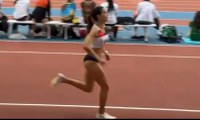 Adela Sánchez Romero corriendo en el polideportivo madrileño de Gallur.