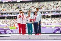 Alba García Falagán en el podium de los JJPP con su medalla de bronce