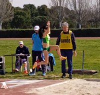 Foto de Alba García Falagán saltando en longitud