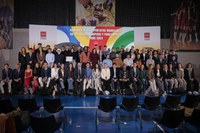 Foto de grupo de los deportistas madrileños que fueron a París 2024